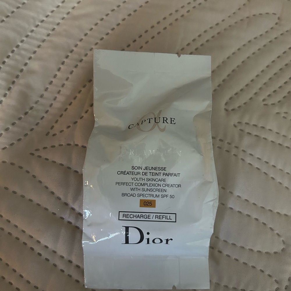 Dior Capture Totale Cushion Foundation Refill shade 025